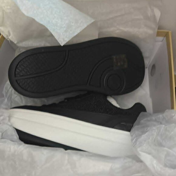 Michael Kors Hayes Leather Sneakers NEW W/BOX SOLD OUT! - Picture 3 of 6